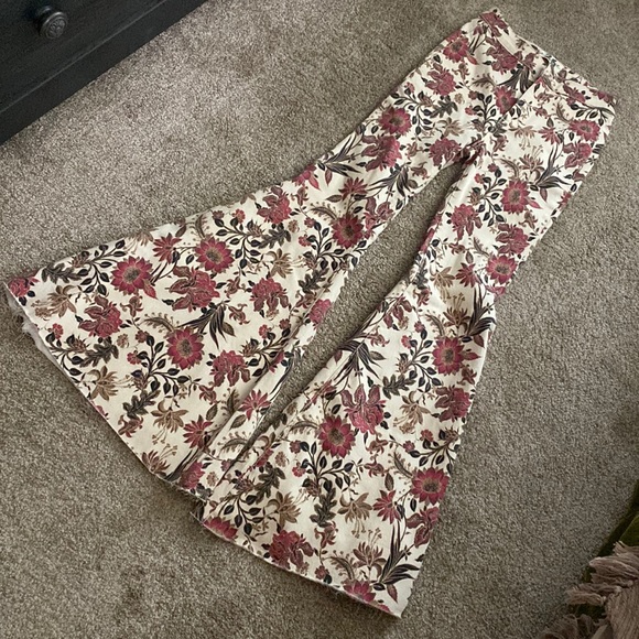 Free People Pants - Free people just float on flare jeans